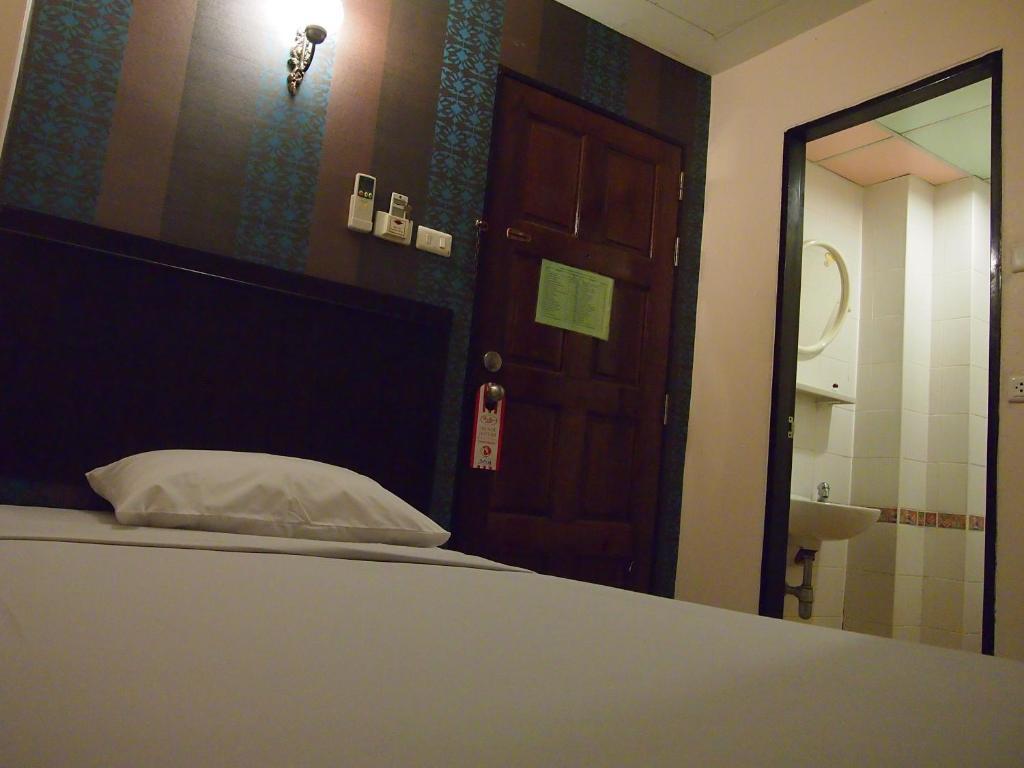 Four Sons Inn Bangkok Rom bilde